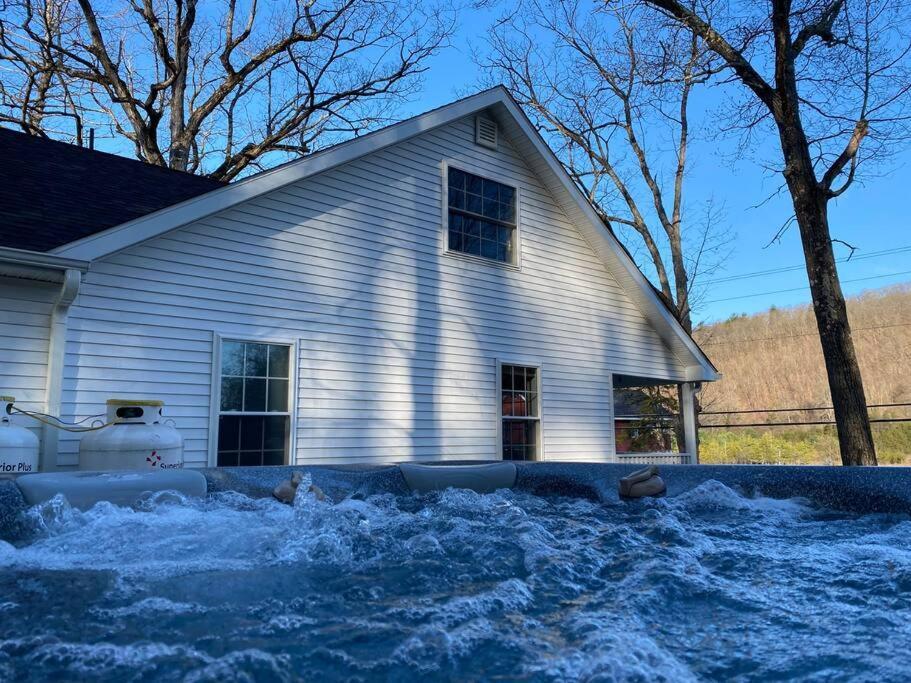 Cozy Cottage, Hot Tub, Fire Pit, 15Min To Hudson And Hiking Catskill Eksteriør billede