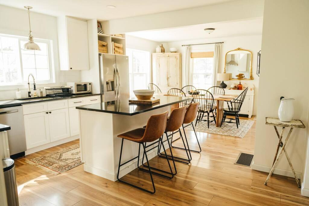 Cozy Cottage, Hot Tub, Fire Pit, 15Min To Hudson And Hiking Catskill Eksteriør billede