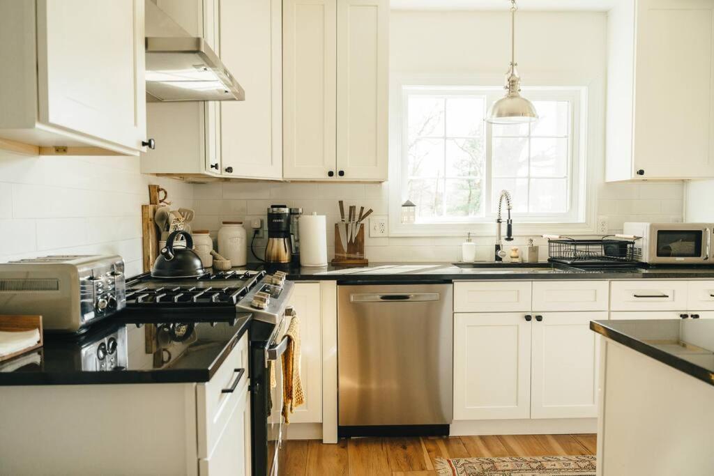 Cozy Cottage, Hot Tub, Fire Pit, 15Min To Hudson And Hiking Catskill Eksteriør billede