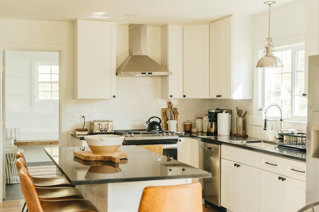 Cozy Cottage, Hot Tub, Fire Pit, 15Min To Hudson And Hiking Catskill Eksteriør billede